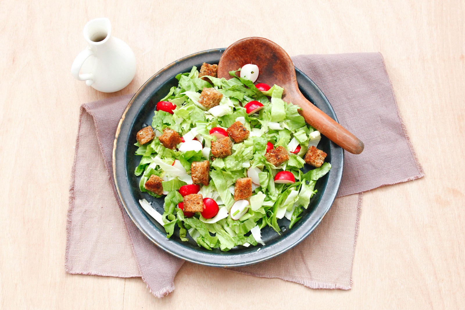 Veggipedia - Endive salad with herb croutons