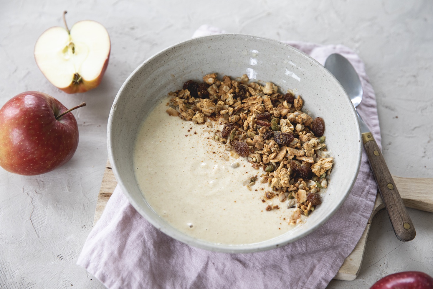 Veggipedia - Apple pie smoothie bowl