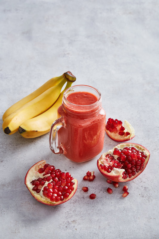 Veggipedia - Pomegranate banana smoothie