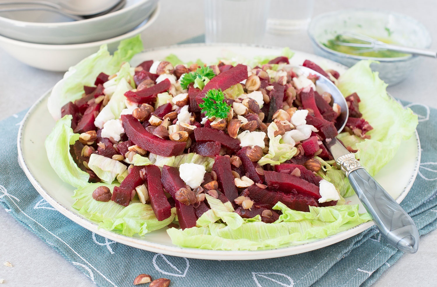 Veggipedia - Beetroot salad with lentils, hazelnuts and goat’s cheese