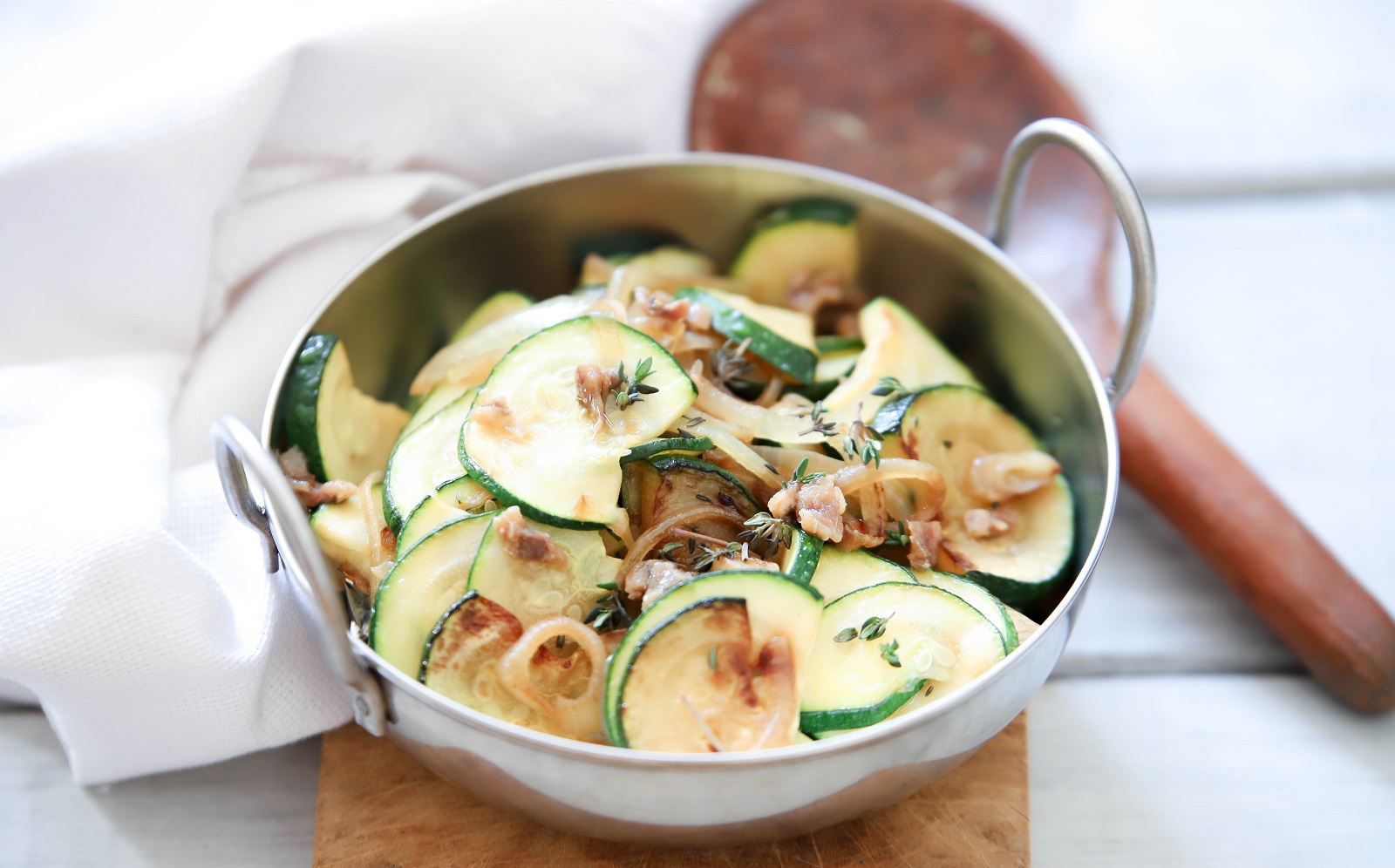 Veggipedia - Courgette with anchovies and onion