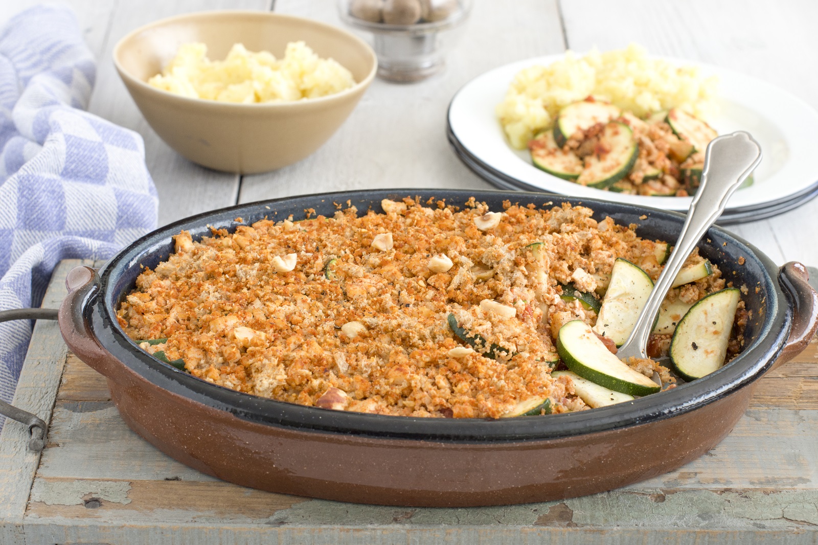 Veggipedia - Crumbled courgette and mashed potatoes