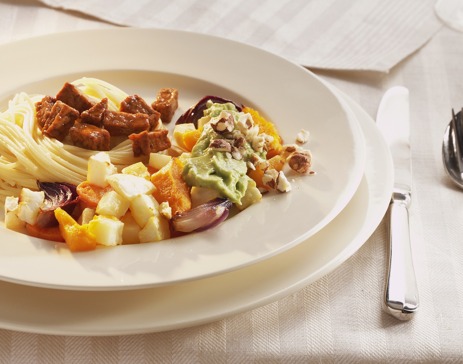 Veggipedia - Grilled vegetables with avocado dressing