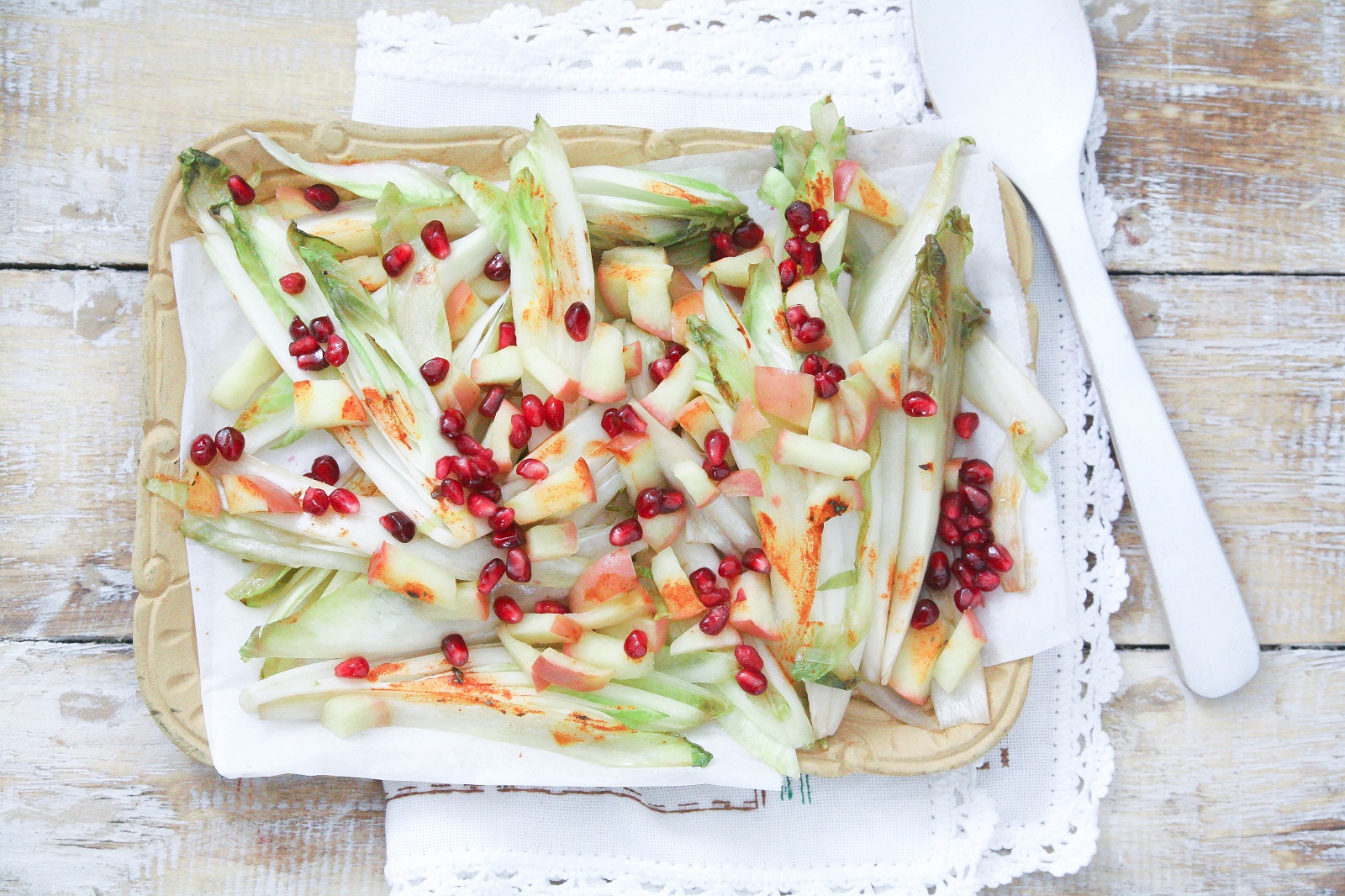 Veggipedia - Stir-fried chicory with pomegranate