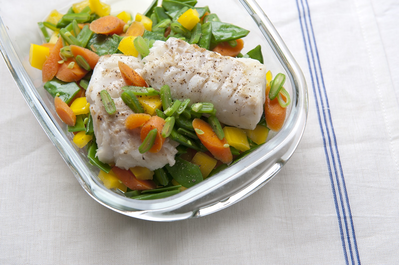 Veggipedia - Cod with summer vegetables and baby potatoes