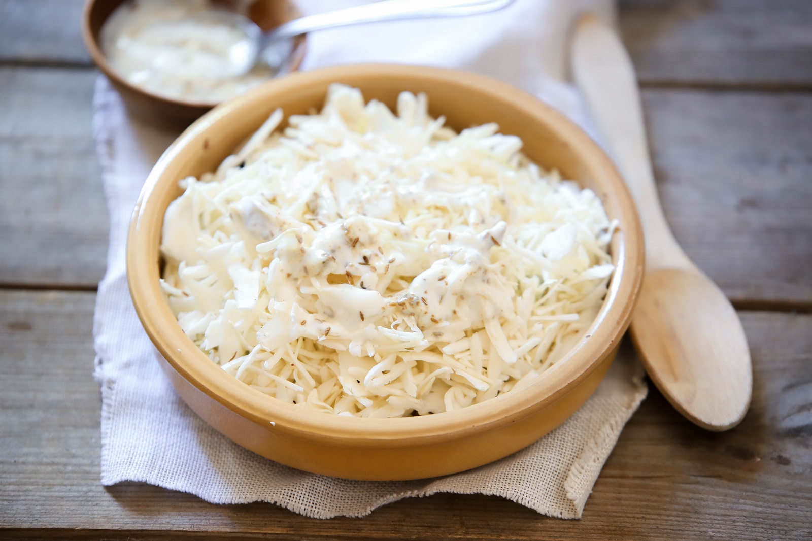 Veggipedia - Cabbage salad with yoghurt dressing