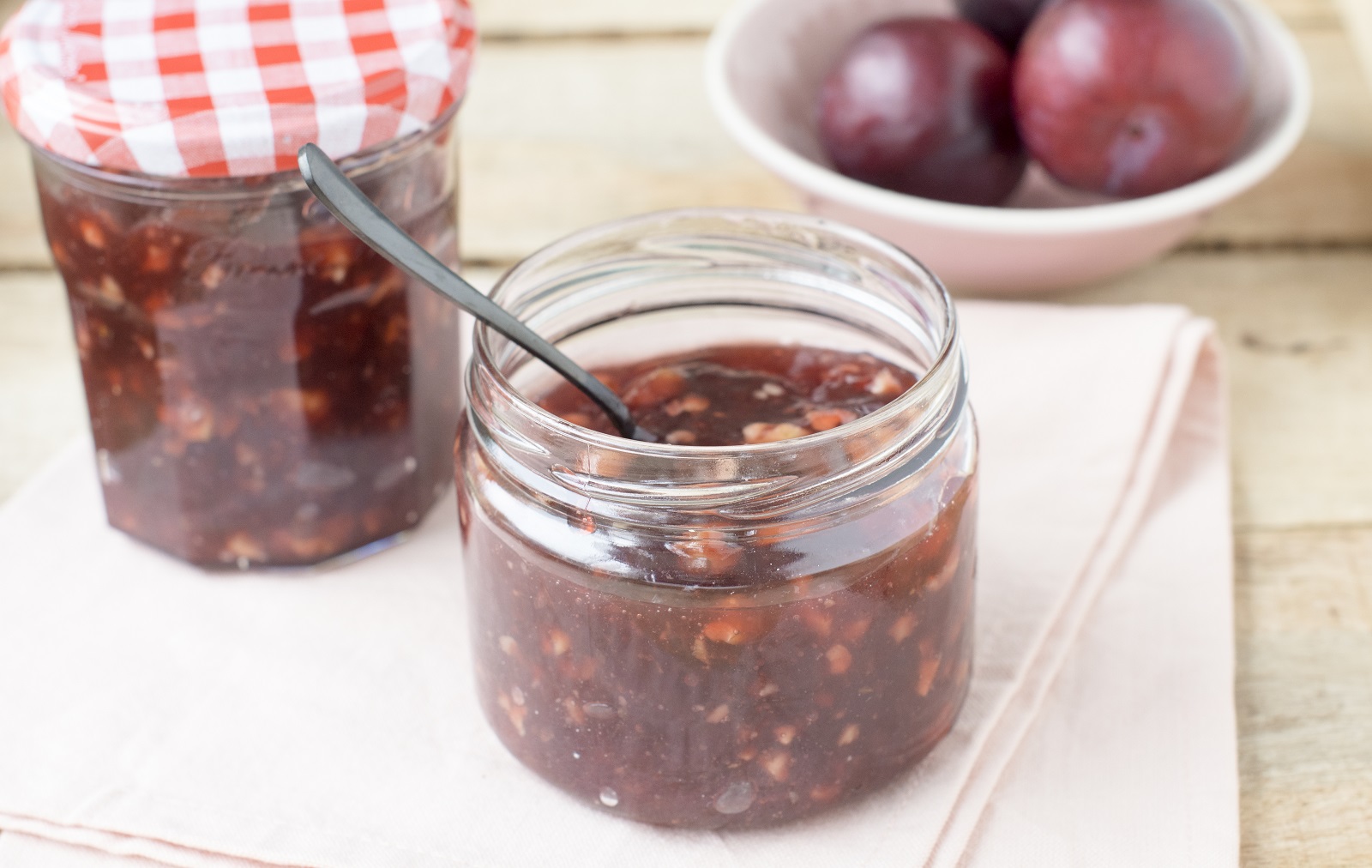 Veggipedia - Homemade plum jam with walnuts