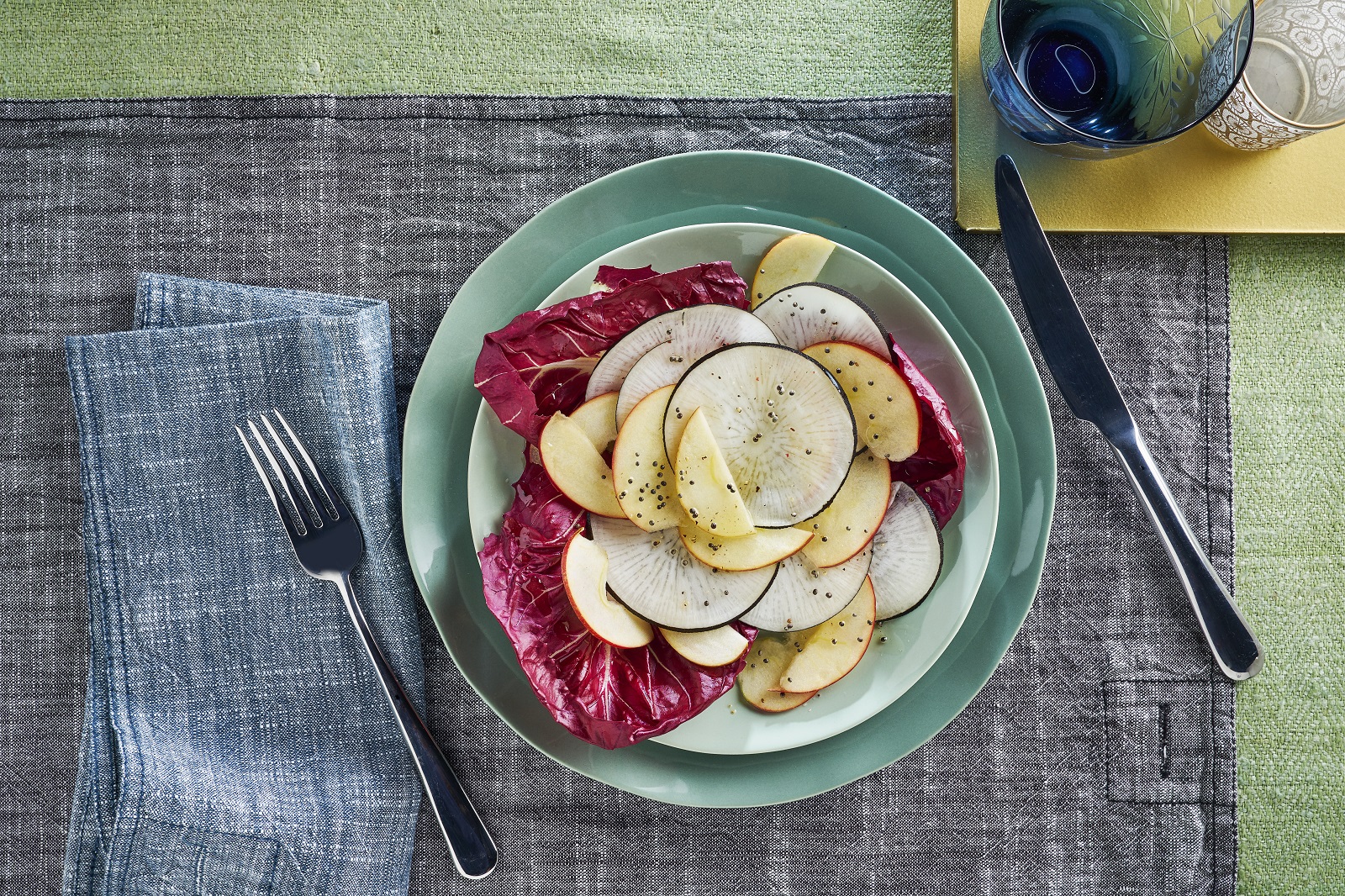 Veggipedia - Dutch salad of radish, red leaves, apple and roasted mustard seed