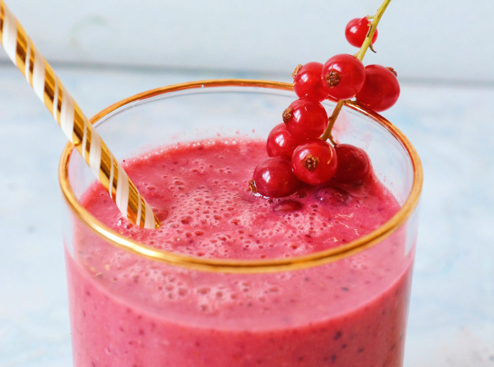 Veggipedia - Summer smoothie with soft fruits