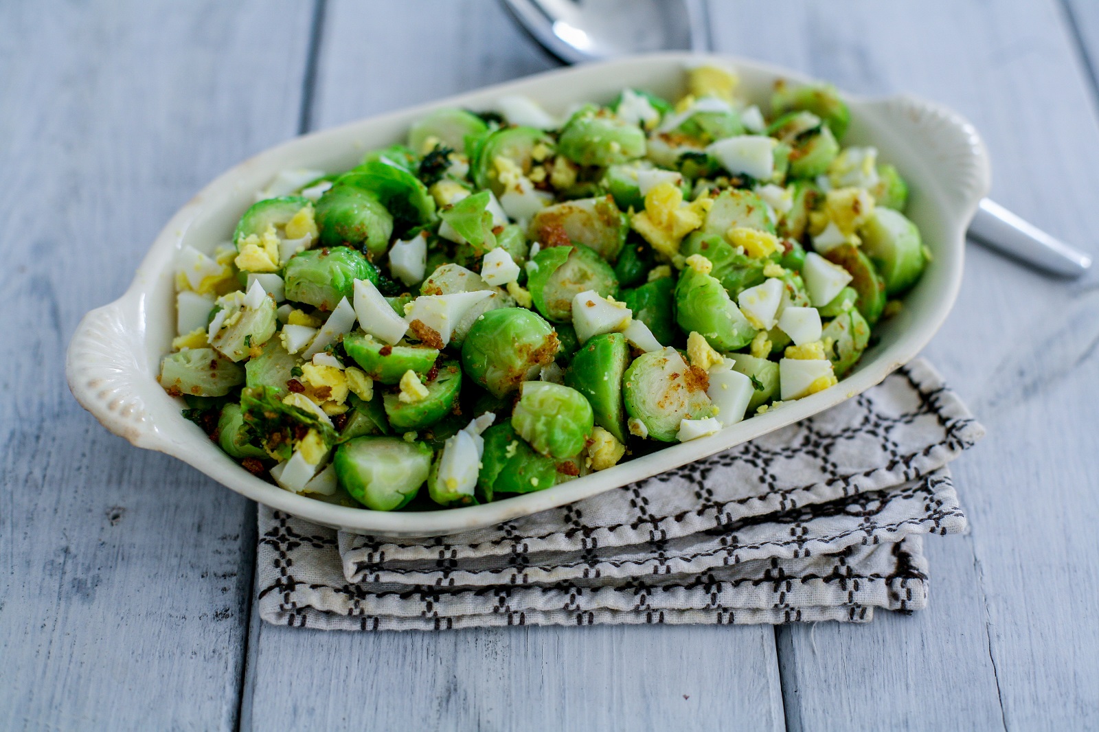 Veggipedia - Brussels sprouts a la polonaise