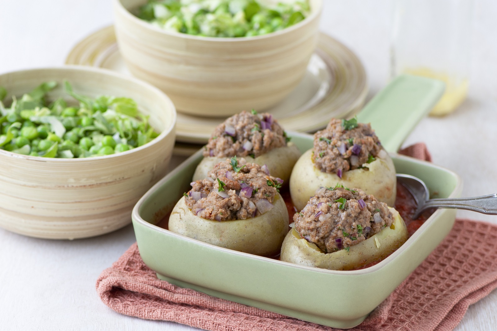 Veggipedia - Stuffed potato with endive salad