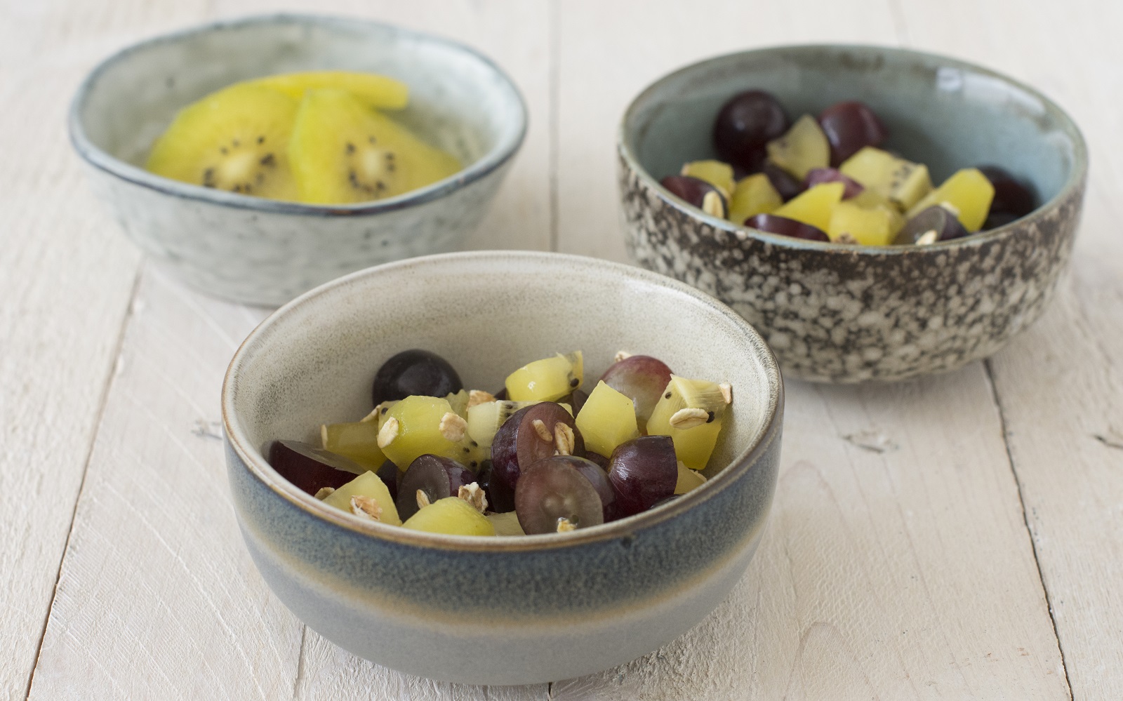 Veggipedia - Dessert with kiwi and grapes