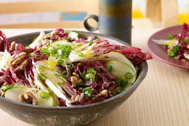Veggipedia - Radicchio salad with walnuts